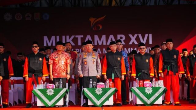 kapolri hadiri apel pembukaan muktamar xvi tapak suci putera muhammadiyah 1786154090652