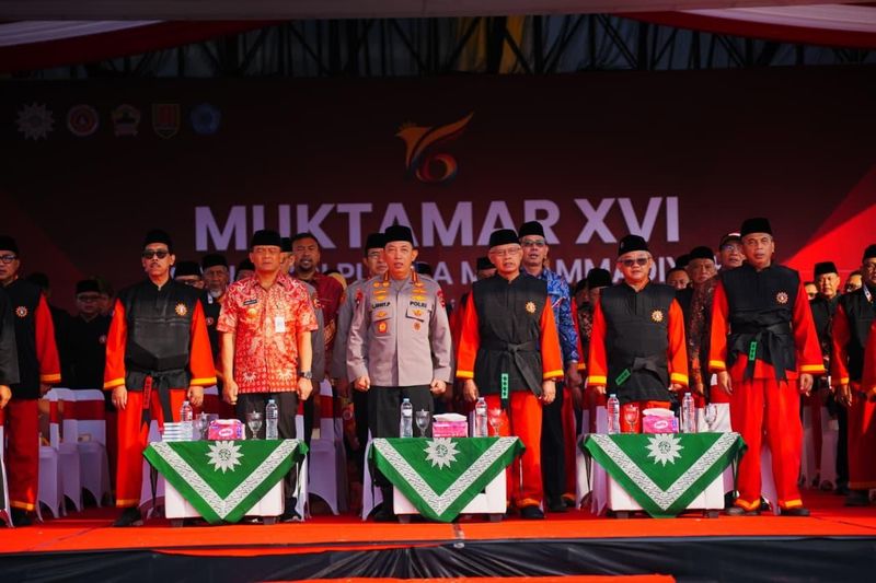 kapolri hadiri apel pembukaan muktamar xvi tapak suci putera muhammadiyah 1786154090652